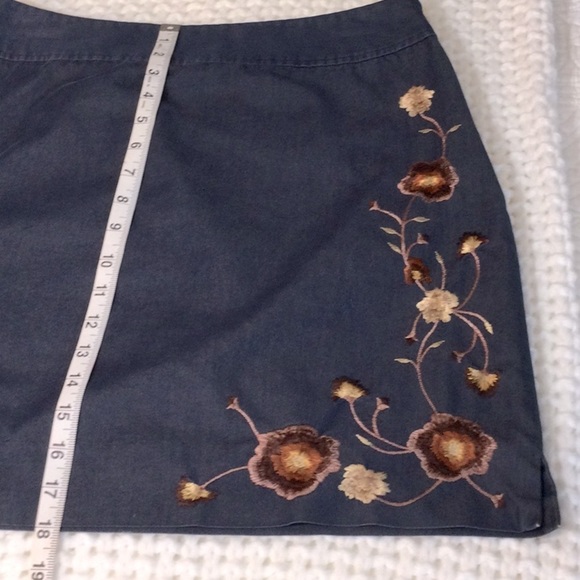 Rafaella Embroidered Skirt Sz 8 - Picture 4 of 7